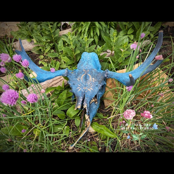 ✨Custom Painted Skull ✨ - Picture 1 of 4